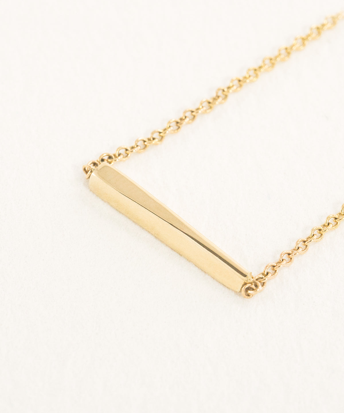 KLOSS_Interval_Bar_Necklace_Closeup_crop.jpg